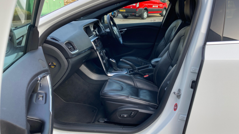 Volvo V40 D4 [190] R DESIGN Pro 5dr Geartronic Diesel Hatchback